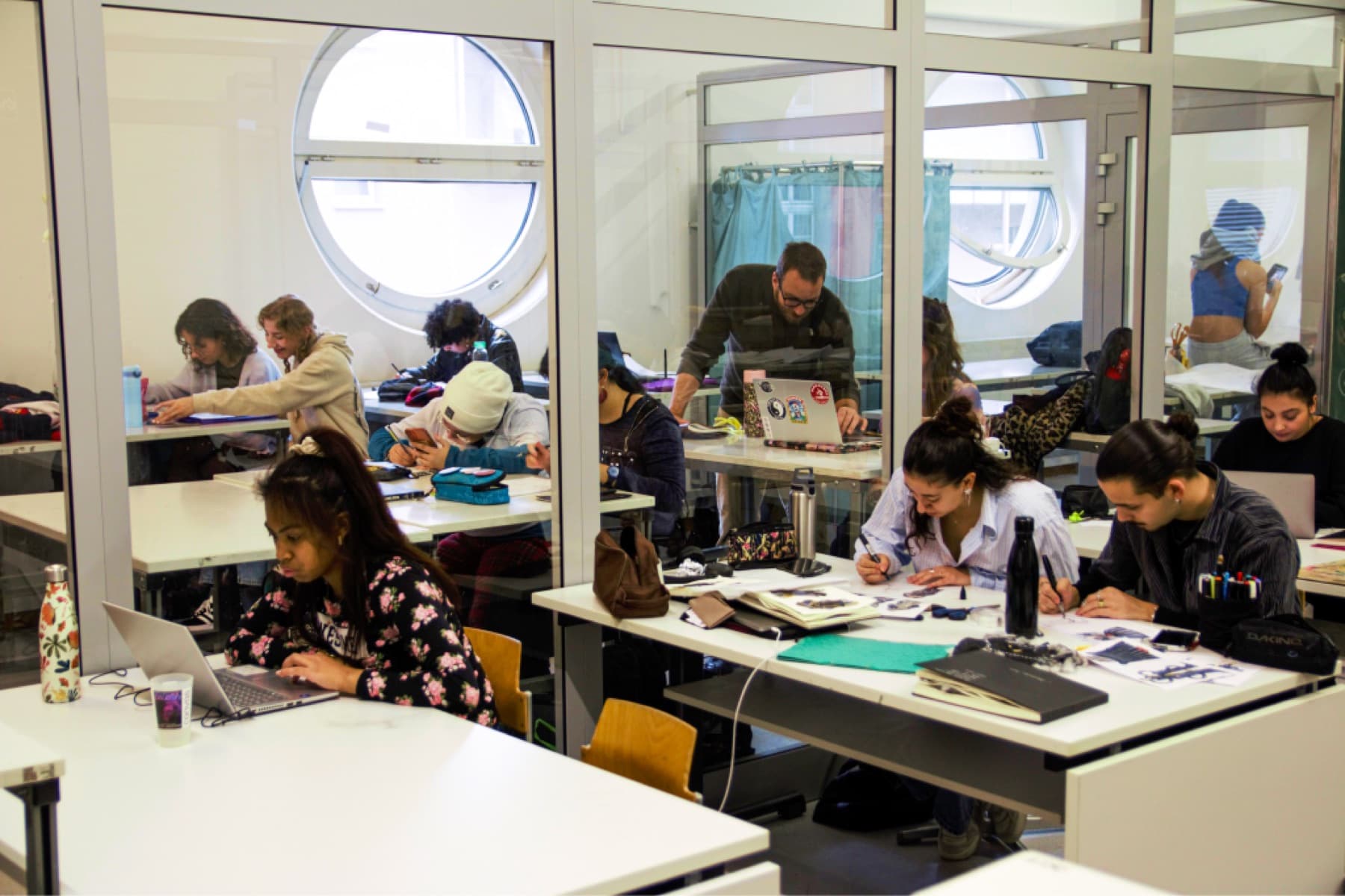Étudiants CANVAS en atelier